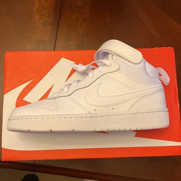 Nike Court Borough Mid 2Big Kids' Shoes new size 7Y