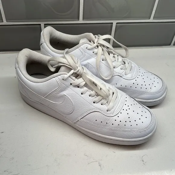 Nike Court Vision Low Basketball Sneakers Men’s Size 9 All White