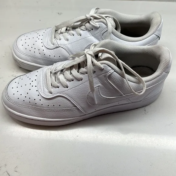 Nike Court Vision Low Basketball Sneakers Men’s Size 9 All White