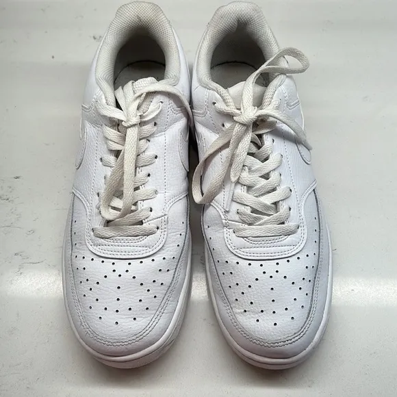 Nike Court Vision Low Basketball Sneakers Men’s Size 9 All White
