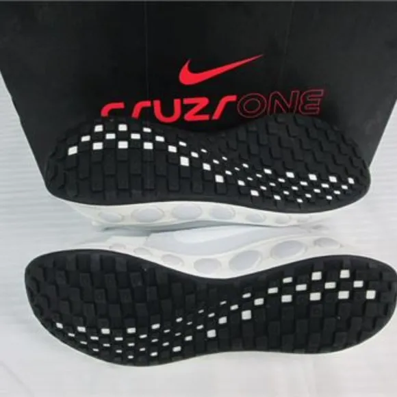 Nike Cruzrone Men's Tennis shoes-Size 14-Like New!