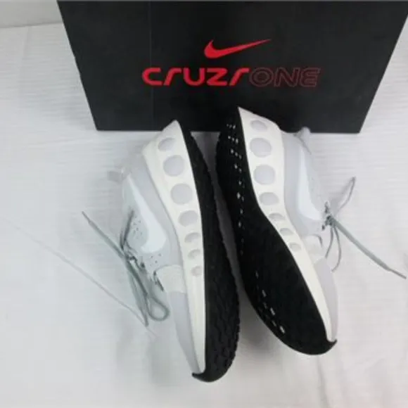 Nike Cruzrone Men's Tennis shoes-Size 14-Like New!