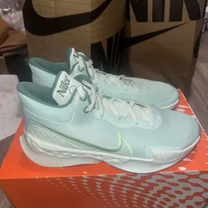 Nike Elevate 3 Womens 13 Mens 11.5 DD9304-301 Barely Green Basketball Shoes
