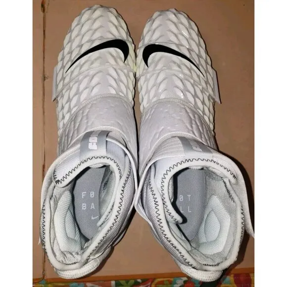 NIKE FORCE SAVAGE ELITE 2 FOOTBALL CLEATS WHITE MEN'S SIZE 13.5 NEW W/DEFECTS