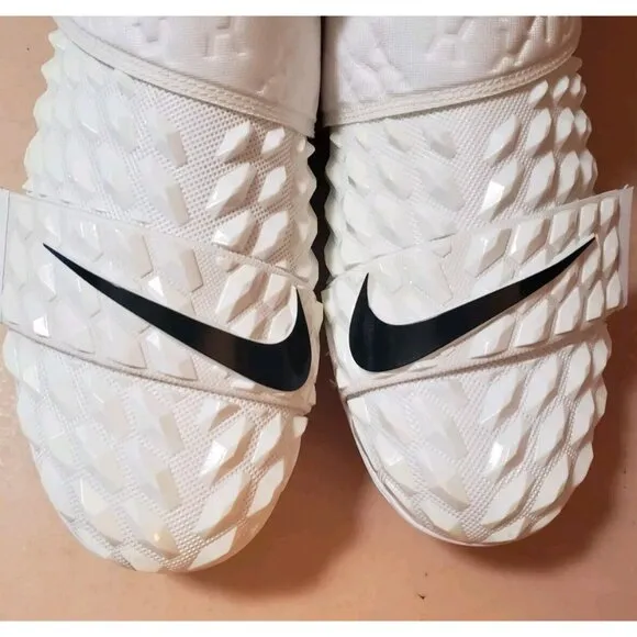 NIKE FORCE SAVAGE ELITE 2 FOOTBALL CLEATS WHITE MEN'S SIZE 13.5 NEW W/DEFECTS