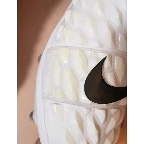 NIKE FORCE SAVAGE ELITE 2 FOOTBALL CLEATS WHITE MEN'S SIZE 13.5 NEW W/DEFECTS