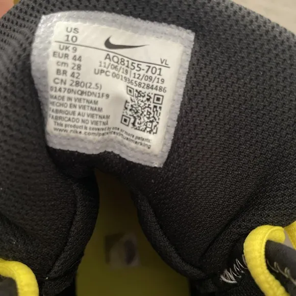 Nike Force Savage Varsity 2 Black Yellow Football Cleats Size 10 AQ8155-701 EUC