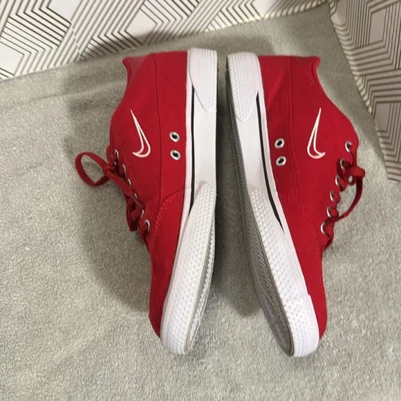 Nike GTS 97 retro shoes men’s size 8.5 or 8 1/2 Gym Red and White Sneakers