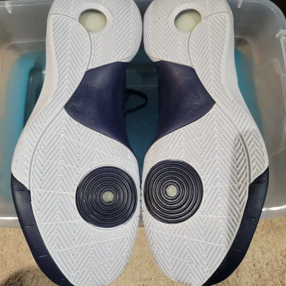 Nike Hyperdunk Men's Blue and Silver Basketball Shoes