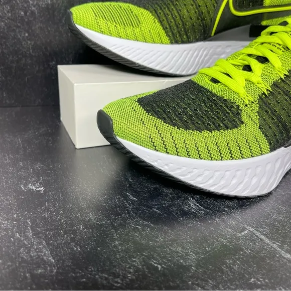NIKE INFINITY RUN REACT 2 MENS ROAD RUNNING SHOES SIZE 10 FLYKNIT VOLT BLACK GRE