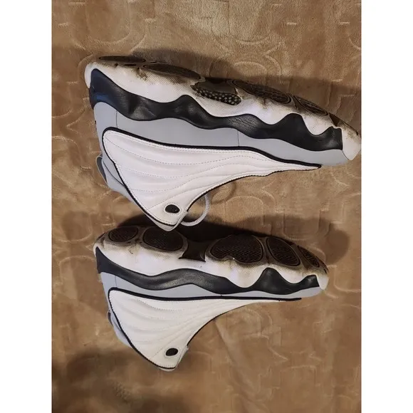 Nike Jordan Pro Strong Mid Basketball Shoes Youth White 6.5