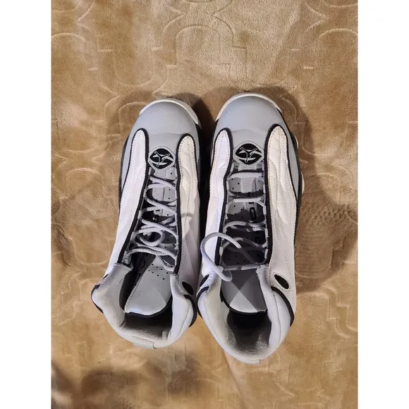 Nike Jordan Pro Strong Mid Basketball Shoes Youth White 6.5