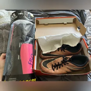 Nike JR Hypervenom Phade Soccer shoes
