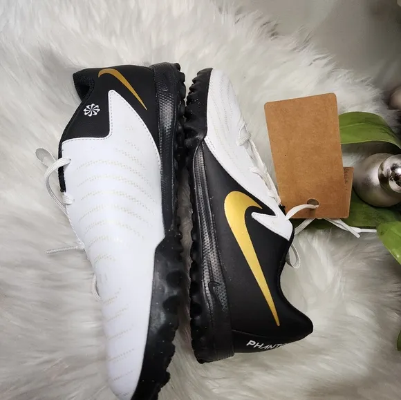 Nike Jr. Phantom GX 2 ClubLittle/Big Kids' TF Soccer Shoes new
