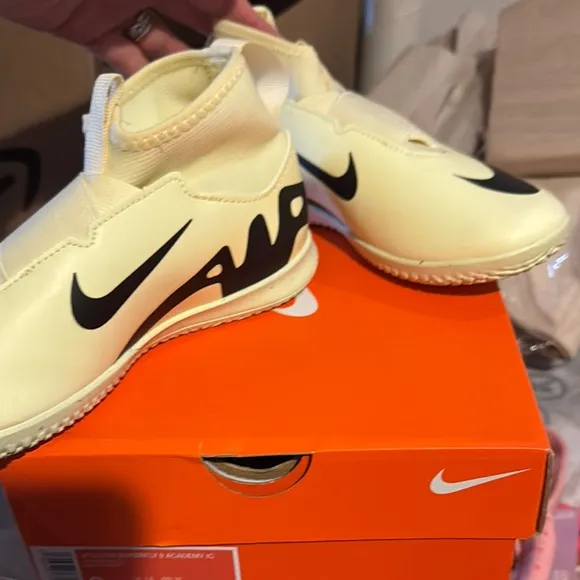 Nike Jr Zoom Superfly 9 Academy IC NWT