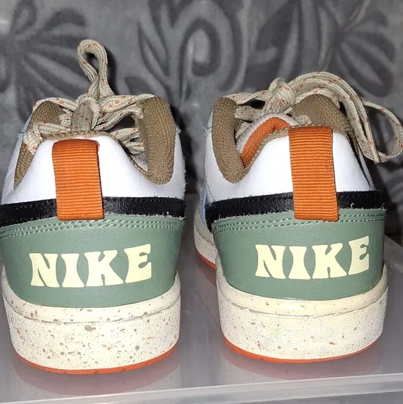 Nike kids shoes, Court Borough, Alabaster, Speckled, size 3.5