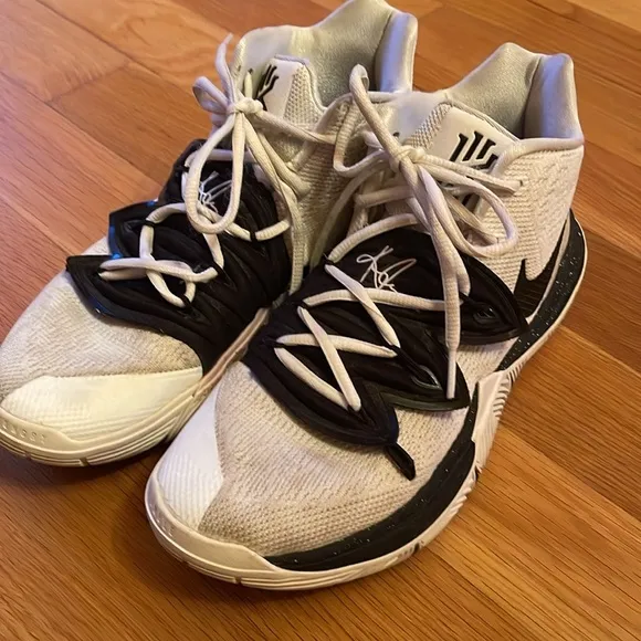 Nike Kyrie 5 TB White Black CN9519-100 men’s 8.5 basketball sneakers shoes Oreo