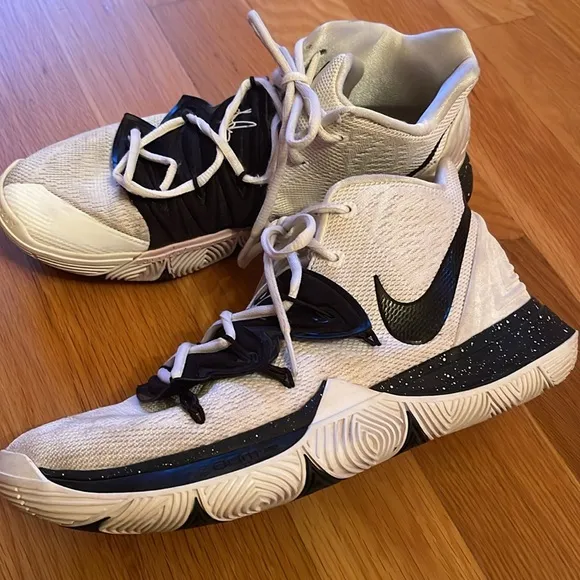Nike Kyrie 5 TB White Black CN9519-100 men’s 8.5 basketball sneakers shoes Oreo