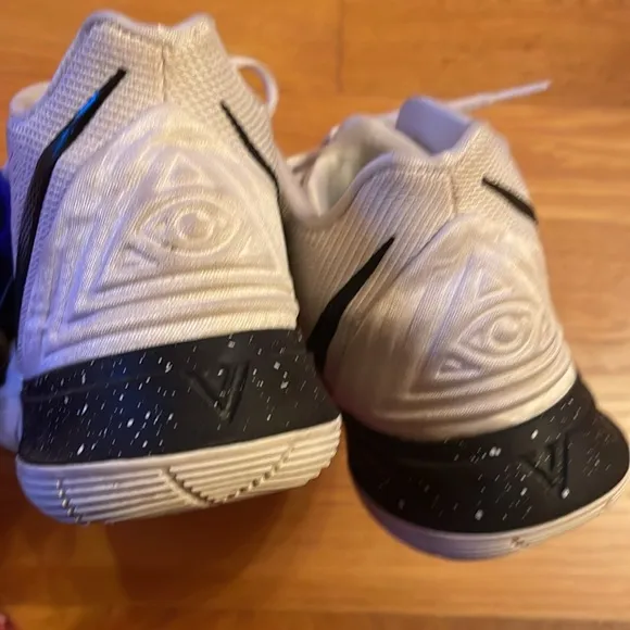 Nike Kyrie 5 TB White Black CN9519-100 men’s 8.5 basketball sneakers shoes Oreo