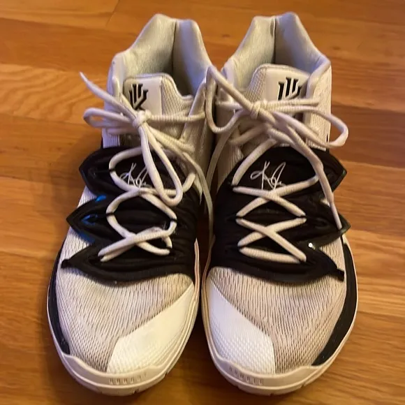 Nike Kyrie 5 TB White Black CN9519-100 men’s 8.5 basketball sneakers shoes Oreo