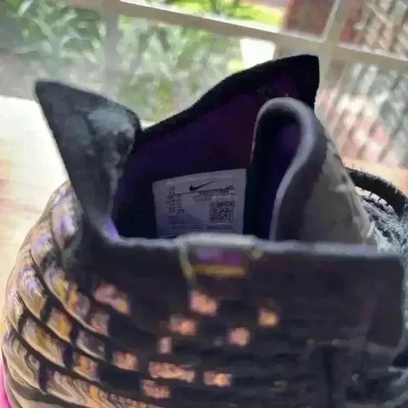 Nike‎ Lebron 17 XVII Lakers Size 11 BQ3177-004 Black Yellow Amarillo Eggplant