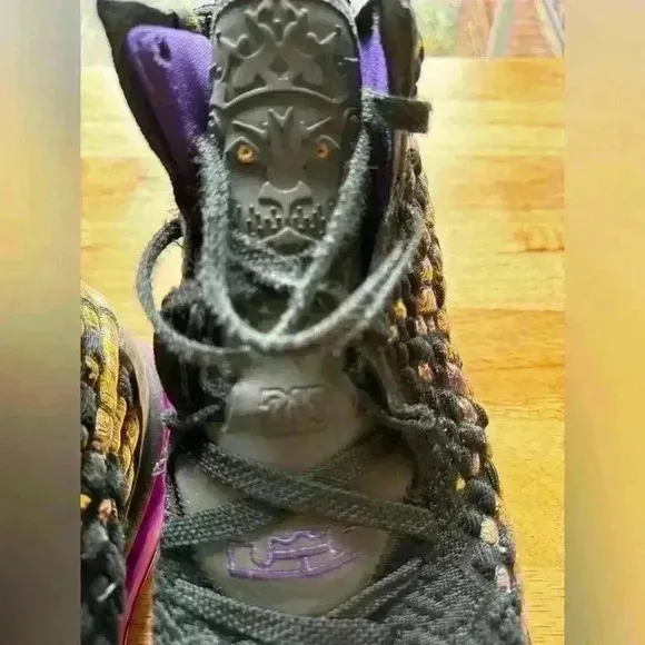 Nike‎ Lebron 17 XVII Lakers Size 11 BQ3177-004 Black Yellow Amarillo Eggplant
