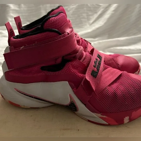 Nike Lebron James IX 9 Soldier Zoom Think Pink Breast Cancer Shoes Men Size 9.5