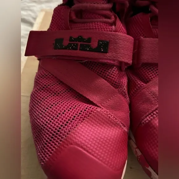 Nike Lebron James IX 9 Soldier Zoom Think Pink Breast Cancer Shoes Men Size 9.5