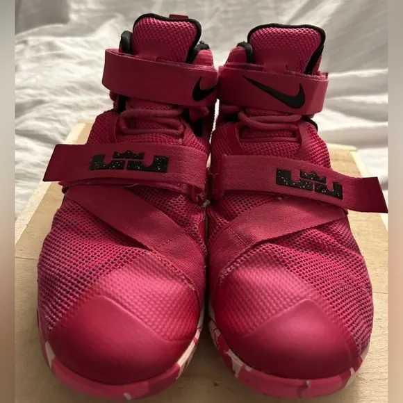 Nike Lebron James IX 9 Soldier Zoom Think Pink Breast Cancer Shoes Men Size 9.5