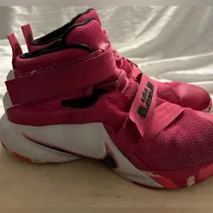 Nike Lebron James IX 9 Soldier Zoom Think Pink Breast Cancer Shoes Men Size 9.5