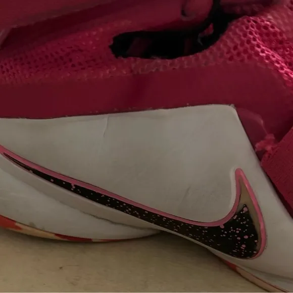 Nike Lebron James IX 9 Soldier Zoom Think Pink Breast Cancer Shoes Men Size 9.5