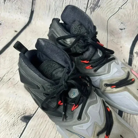 Nike Lebron On Court Athletic Sneakers Shoes size 10.5