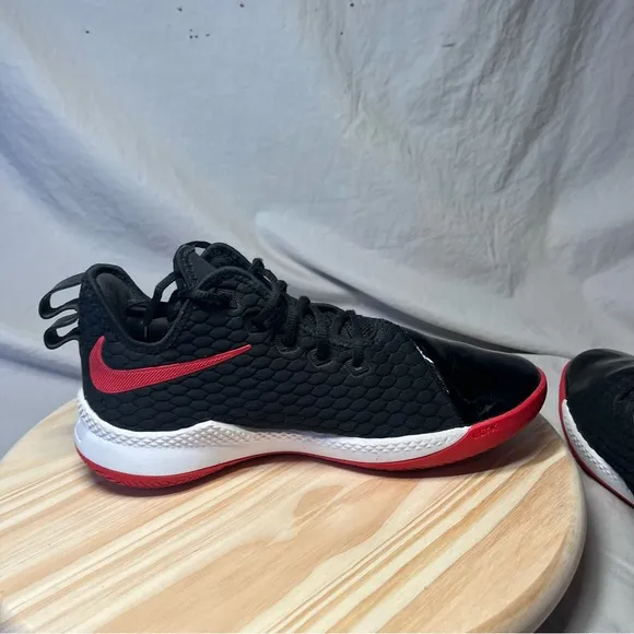Nike LeBron Witness 3 Premium