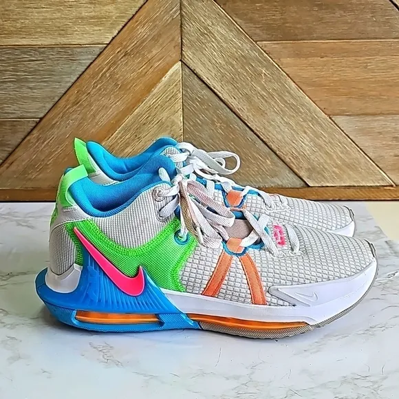 Nike Lebron Witness VII Performance Basketball Shoes.