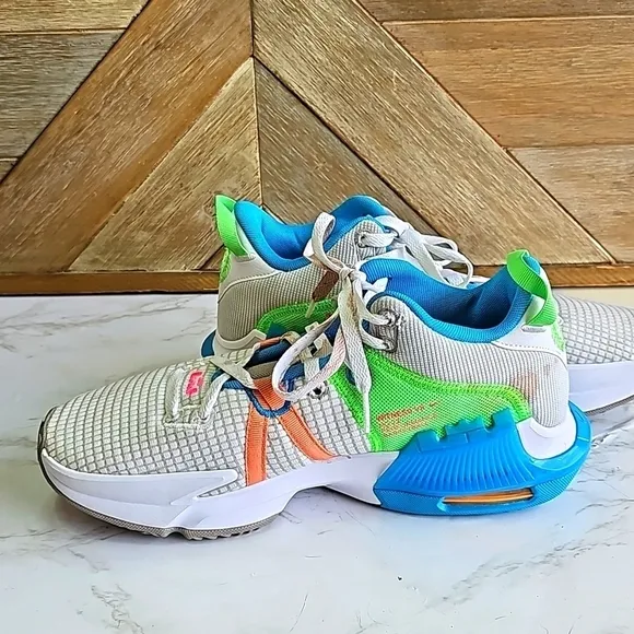 Nike Lebron Witness VII Performance Basketball Shoes.