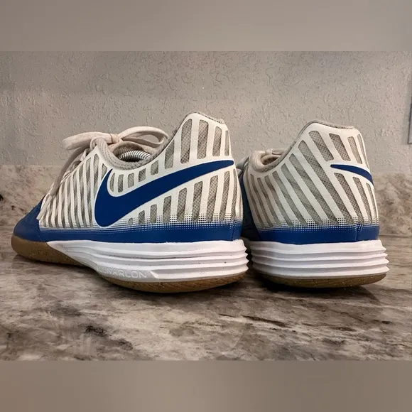 Nike Lunargato 2 IC Soccer Shoe Sz. 7