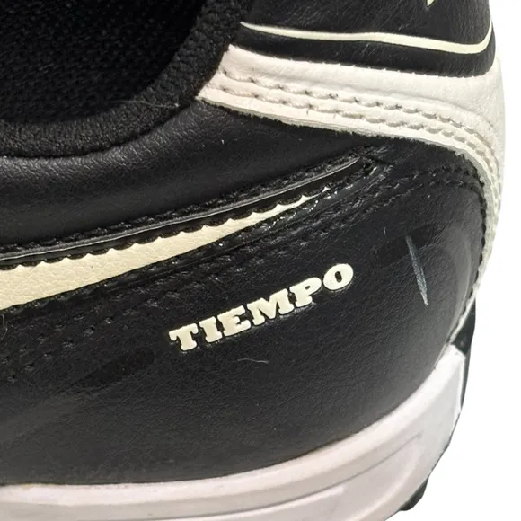 Nike Men's Black Tiempo Soccer Shoes - SIZE 8 - BLK/WHT - EXCELLENT CONDITION