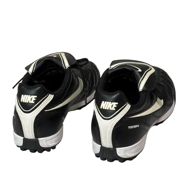 Nike Men's Black Tiempo Soccer Shoes - SIZE 8 - BLK/WHT - EXCELLENT CONDITION