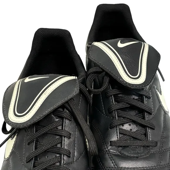 Nike Men's Black Tiempo Soccer Shoes - SIZE 8 - BLK/WHT - EXCELLENT CONDITION