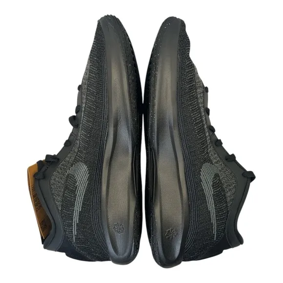 Nike Men's G.T. Hustle Academy Triple Black Athletic Basketball Sneakers Size 11