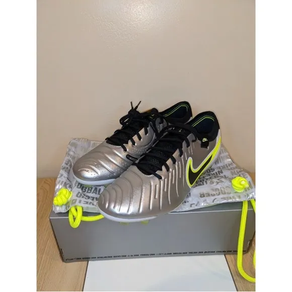 Nike Men's Silver and Black Soccer Cleats