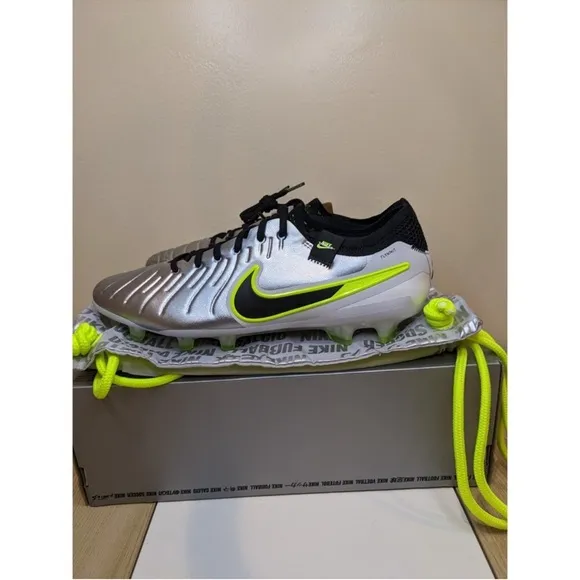 Nike Men's Silver and Black Soccer Cleats
