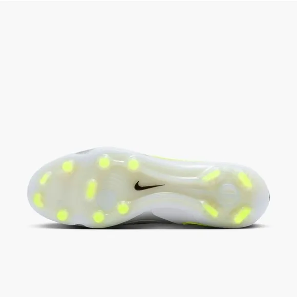 Nike Men's Silver and Black Soccer Cleats