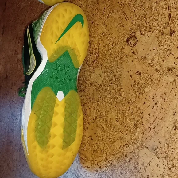 Nike Men's Size 10.5 Oregon Ducks Zoom Field 5 Star General Football Shoes