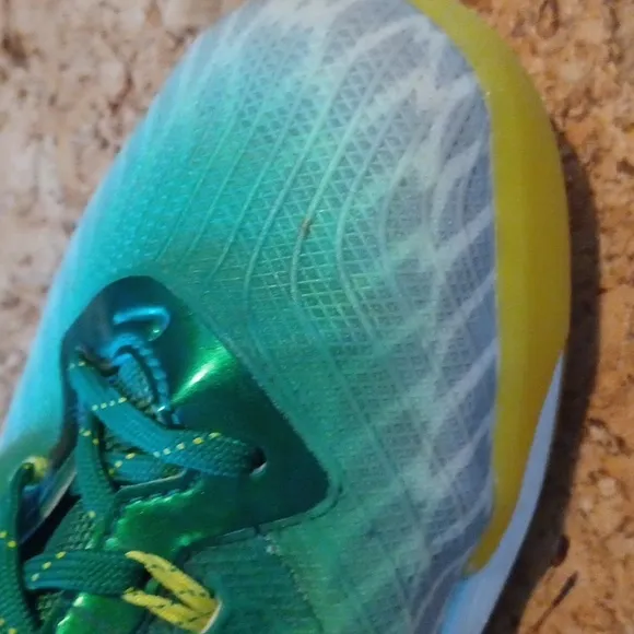 Nike Men's Size 10.5 Oregon Ducks Zoom Field 5 Star General Football Shoes