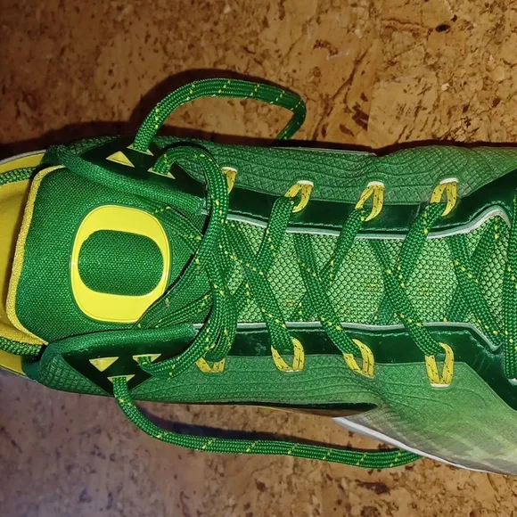 Nike Men's Size 10.5 Oregon Ducks Zoom Field 5 Star General Football Shoes