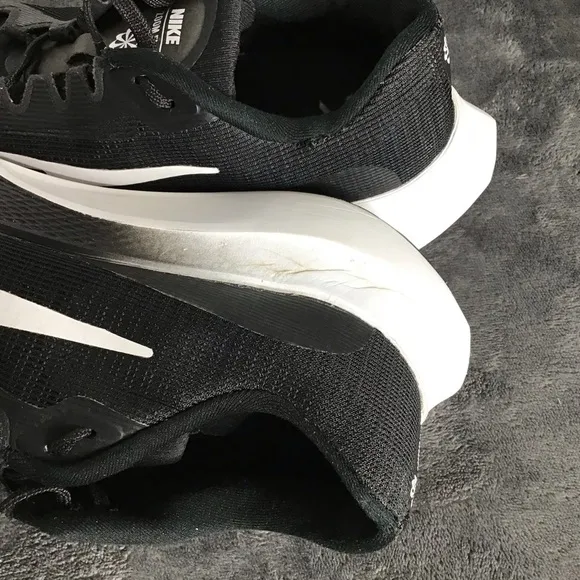 Nike Men’s Zoom Fly 5 Road Running Lighter Shoe Size 9  DM8968-001 Durability