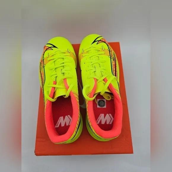 Nike Mercurial Vapor 14 Academy IC GS 'Motivation Pack' Soccer Shoes Size 4Y