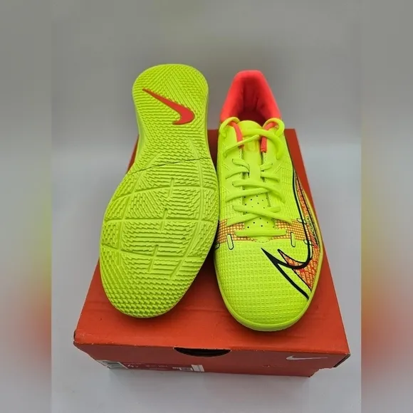 Nike Mercurial Vapor 14 Academy IC GS 'Motivation Pack' Soccer Shoes Size 4Y