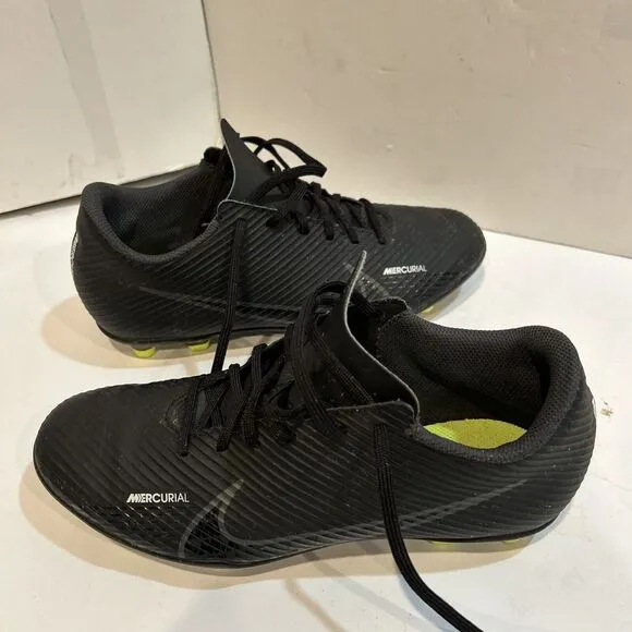 Nike Mercurial Vapor 15 Club MG Shadow. Sz 6.5 Black Sneakers/Bright Green Cleat